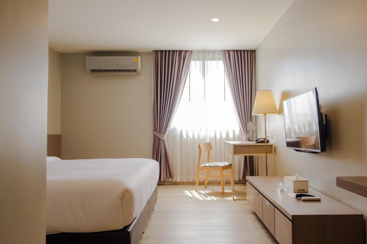 The Rise Suites Hotel, Chiang Mai - Sha Extra Plus Luaran gambar