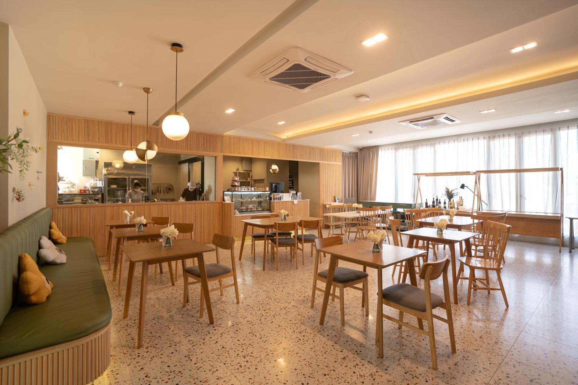 The Rise Suites Hotel, Chiang Mai - Sha Extra Plus Luaran gambar